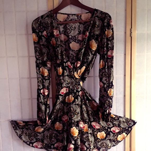 Long Sleeve Mini Dress (Ecoté / Urban Outfitters) - Picture 1 of 4